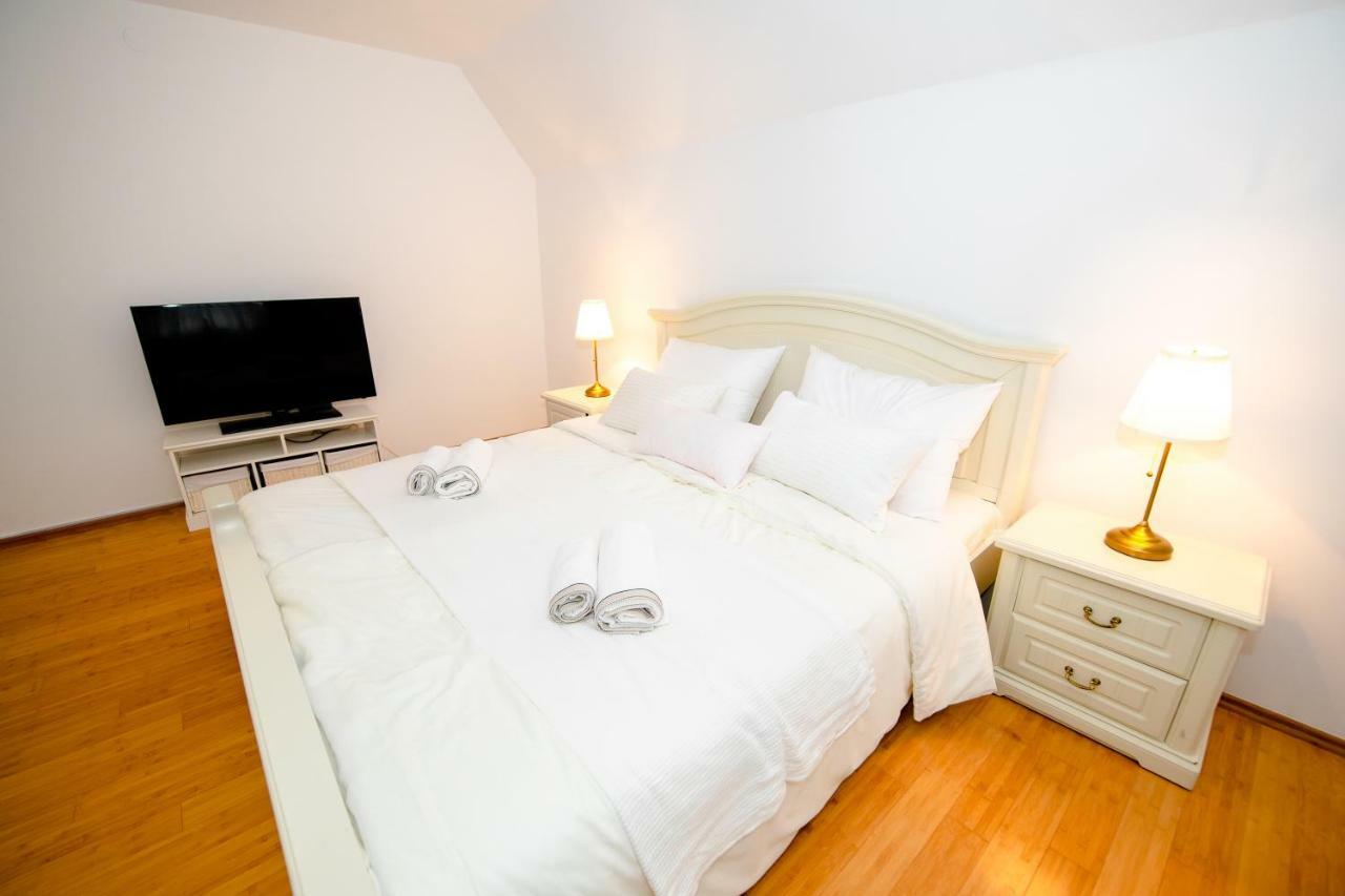 Apartment With View Zirovnica Ngoại thất bức ảnh